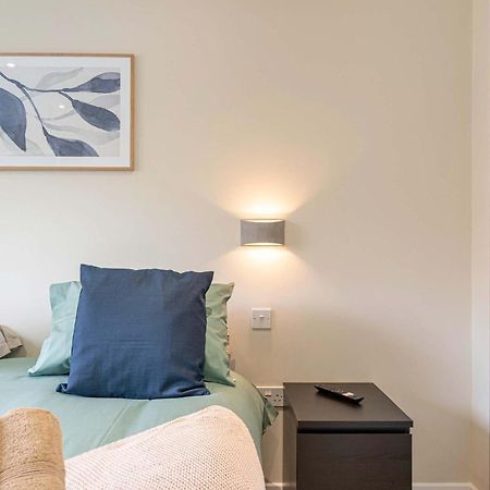 Stylish 2 Bedroom Apartments In Дерби Экстерьер фото