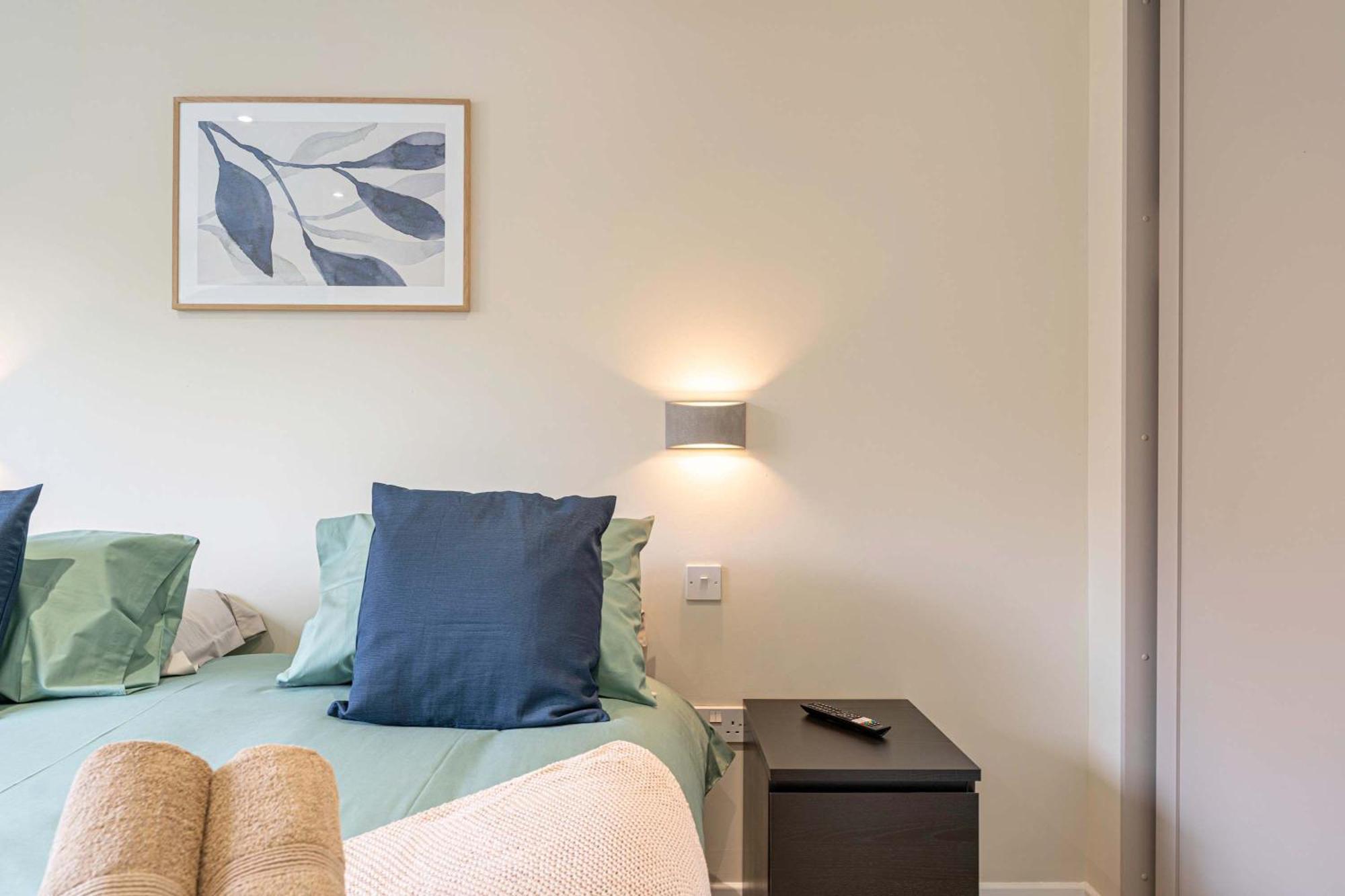 Stylish 2 Bedroom Apartments In Дерби Экстерьер фото