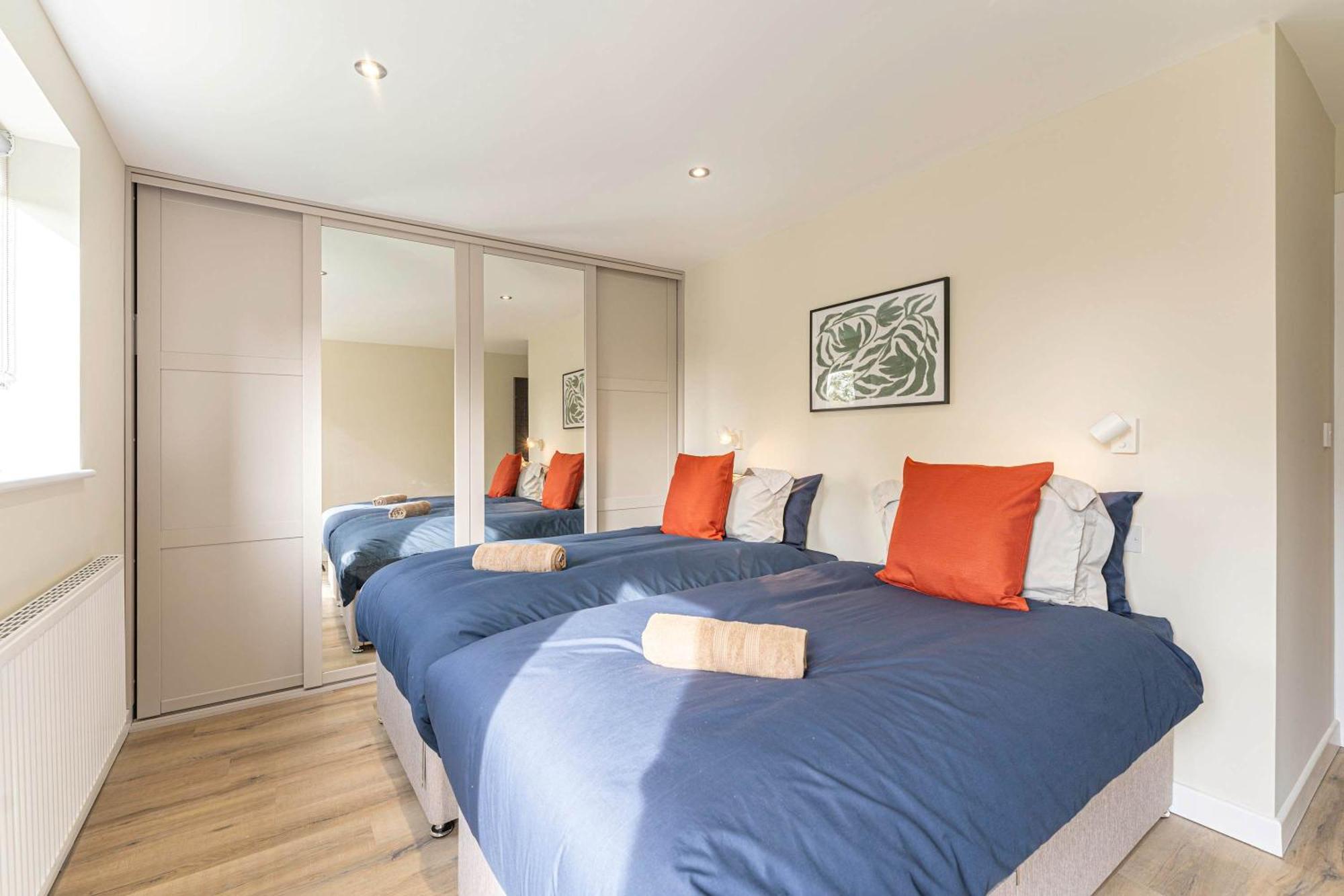 Stylish 2 Bedroom Apartments In Дерби Экстерьер фото